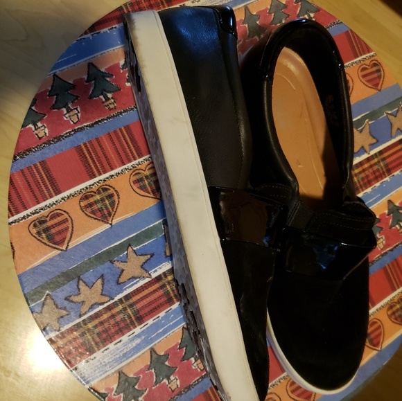 DR. SCHOLL'S Black Flats - Picture 2 of 4